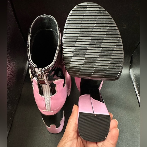 Pink and black flame 🔥 platform boots. - Picture 5 of 6